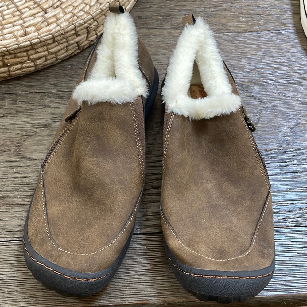 J sport  new fur lined sneakers size 8
